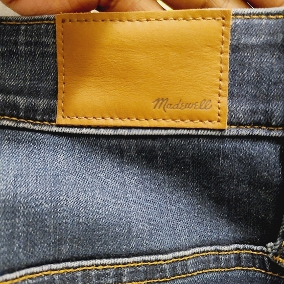Madewell | Curvy High-Rise Skinny Jeans in Danny Wash (Size 36) - Picture 14 of 15